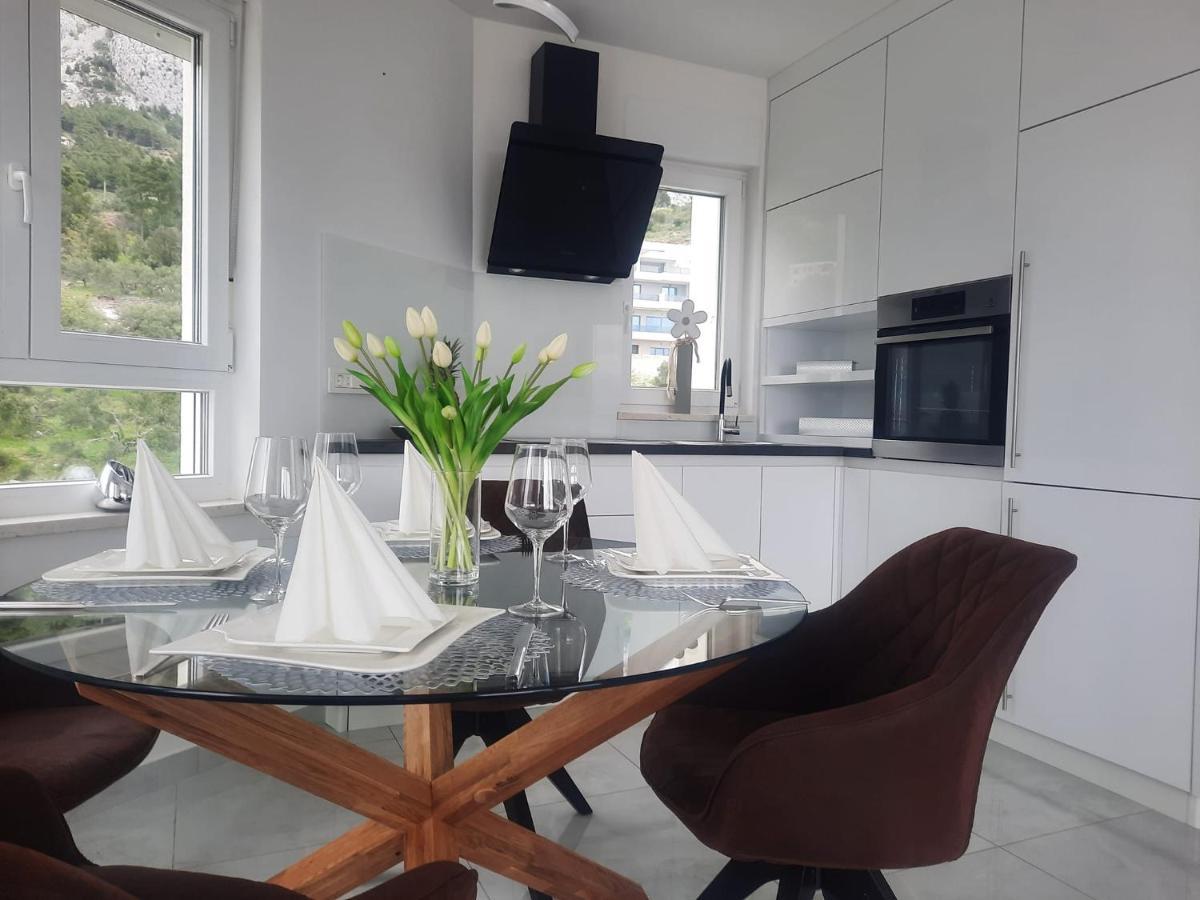 Apartment Anny De Luxe With Sea View Makarska Bagian luar foto